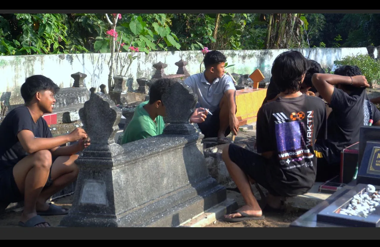 Tradisi Besik Makam di Dusun Wirokerten